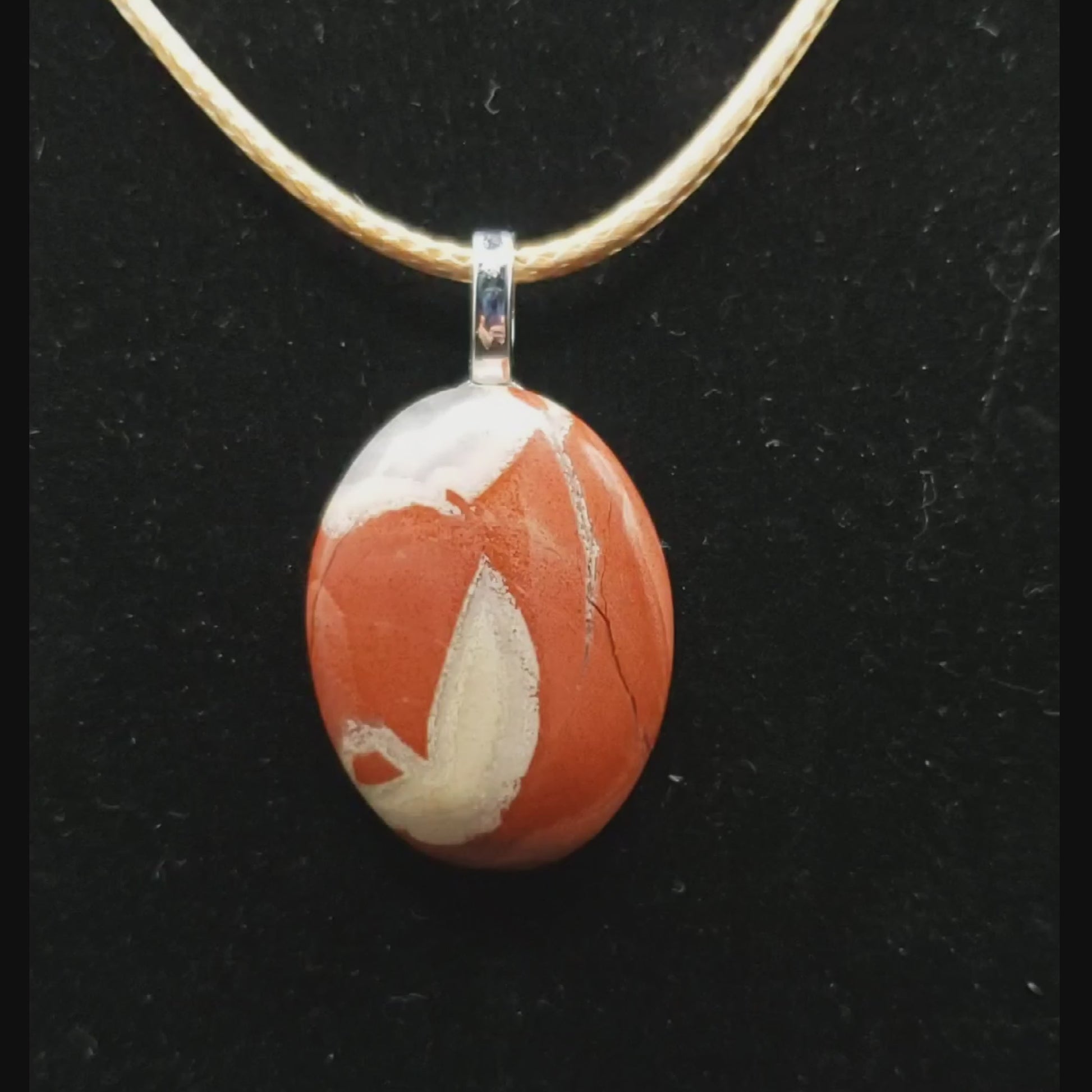 CJ00037 Morrisonite Jasper Pendante Red Creme vid